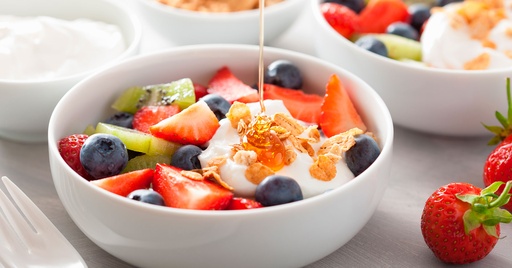 Plato de frutas con Yogurt  